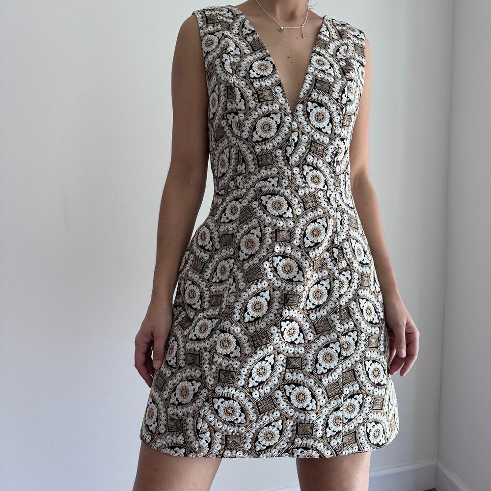 Alice + Olivia Mini Dress 6 Gold Embroidered Patty Tapestry 60s Style Retro Glam - Picture 15 of 16